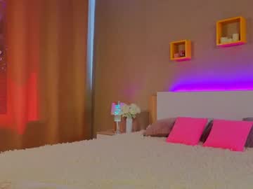 girl
        oliviabr0wn cam image #4588769