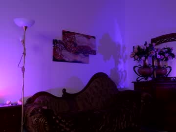 girl
        jessiccaburns cam image #2677313