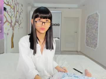 girl
        little_yena cam image #3746106