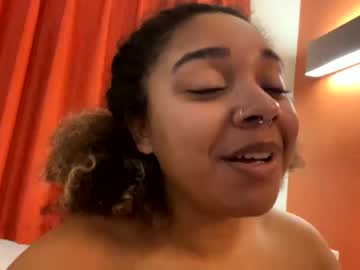 girl
        erickavee21 cam image #2916525