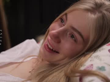 girl
        kateharrise cam image #4929018