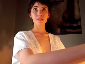 girl
        helenblash cam image #2015537