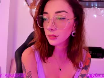 girl
        thecosmicgirl cam image #2409502