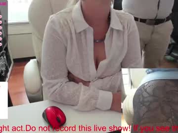 couple
        milf_viktoria cam image #1655244