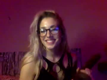 girl
        riannanrose cam image #4582779