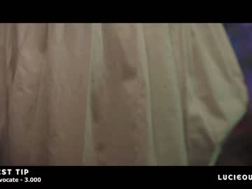 girl
        lucieoude_ cam image #1161368