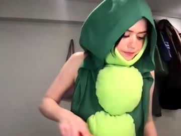 girl
        littlesugarpea cam image #1176549