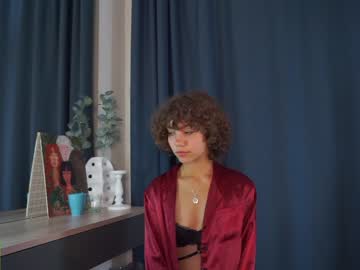 girl
        lenaelisabeth cam image #3379747