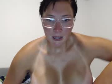 girl
        medcalgirl05 cam image #2103937