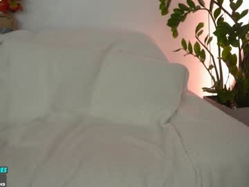girl
        sweety_rinushka_ cam image #5288763