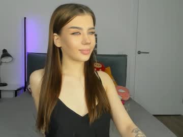 girl
        jenie_fire cam image #4944070