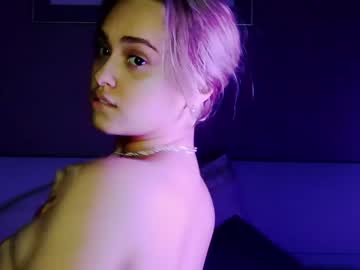 girl
        evi_wow cam image #1154639