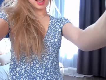 girl
        milablush cam image #1768923