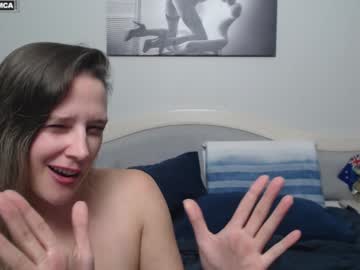 girl
        bluexstacey cam image #4678915
