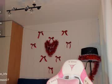 girl
        crimson_baby cam image #5918424