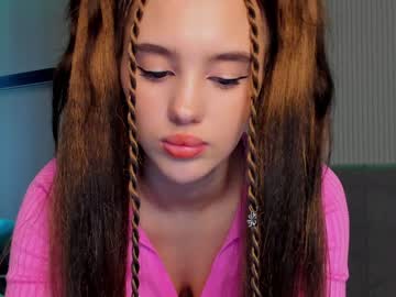 girl
        angella_kleee cam image #2398185