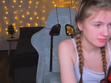 girl
        kylie_mine cam image #407896