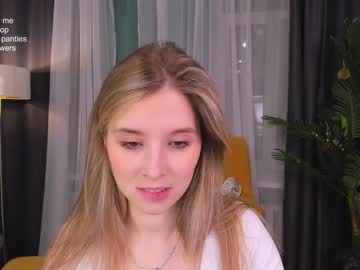 girl
        milablush cam image #650068