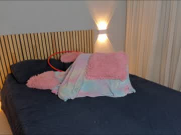 girl
        little_effy18 cam image #2296090