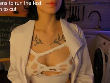 girl
        aimeerogers cam image #1276425