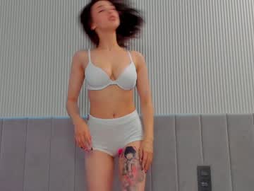girl
        angella_kleee cam image #2304617