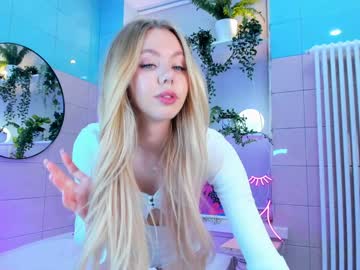 girl
        cassie_palmer cam image #5567189
