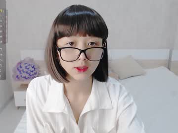girl
        little_yena cam image #2842561