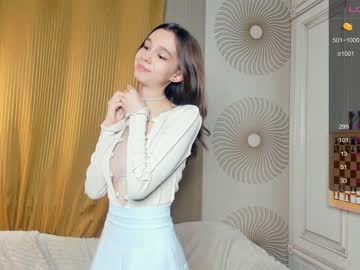 girl
        happiness_call cam image #2753632