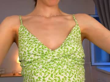 girl
        wanda_robinson cam image #4283574