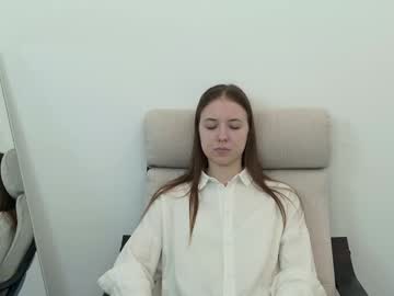 girl
        nico_collard cam image #6465728