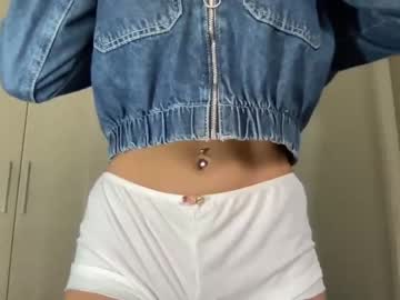 girl
        yourbonie cam image #1186504