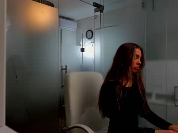girl
        anyarayne cam image #3047611