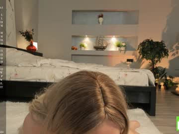 girl
        margarethowell cam image #5559575