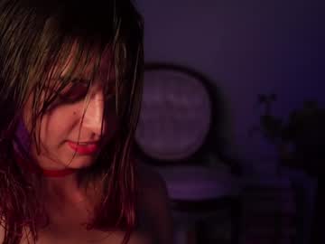 girl
        lizmreow cam image #6799731