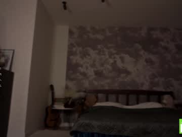 girl
        margarethowell cam image #4605073