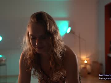 girl
        chillwithkira cam image #867415