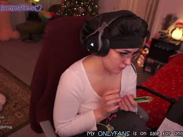 girl
        evelynpiers cam image #373078