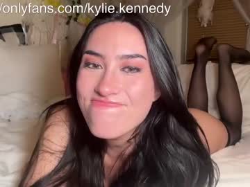 girl
        kyliekenx cam image #3961440