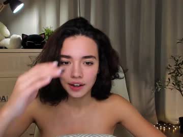 girl
        ella_flar_ cam image #406338