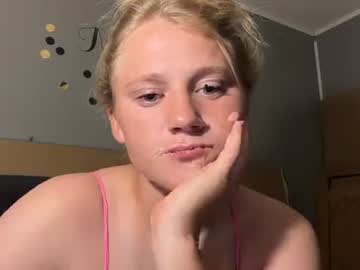 girl
        kayleighashford cam image #6953682
