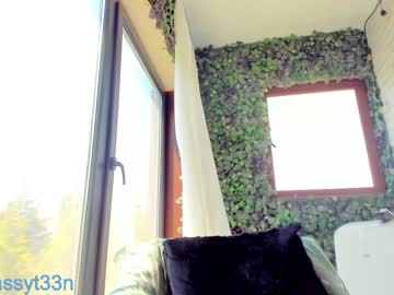 girl
        sassyt33n cam image #1423895