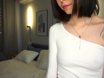 girl
        primrosegell cam image #4079523