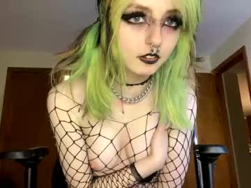 girl
        cryptiddi3s cam image #329914