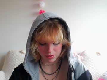 girl
        sisypheanlove cam image #1439943