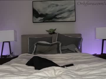 couple
        ari_lovexo cam image #155673