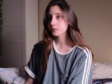 girl
        2insensitive cam image #4547389
