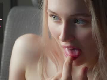 girl
        sonyaericsson cam image #3974231