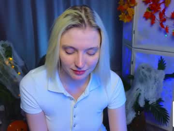 girl
        emilylanne cam image #5309781