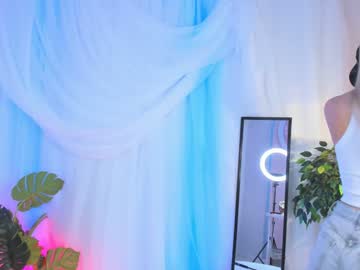 girl
        cassie_palmer cam image #4783675