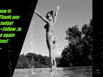 girl
        krisi_kiss cam image #519381